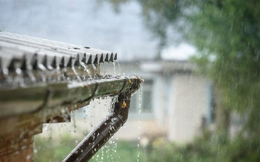 Apakah Air Hujan Aman Dikonsumsi? Simak Penjelasannya!